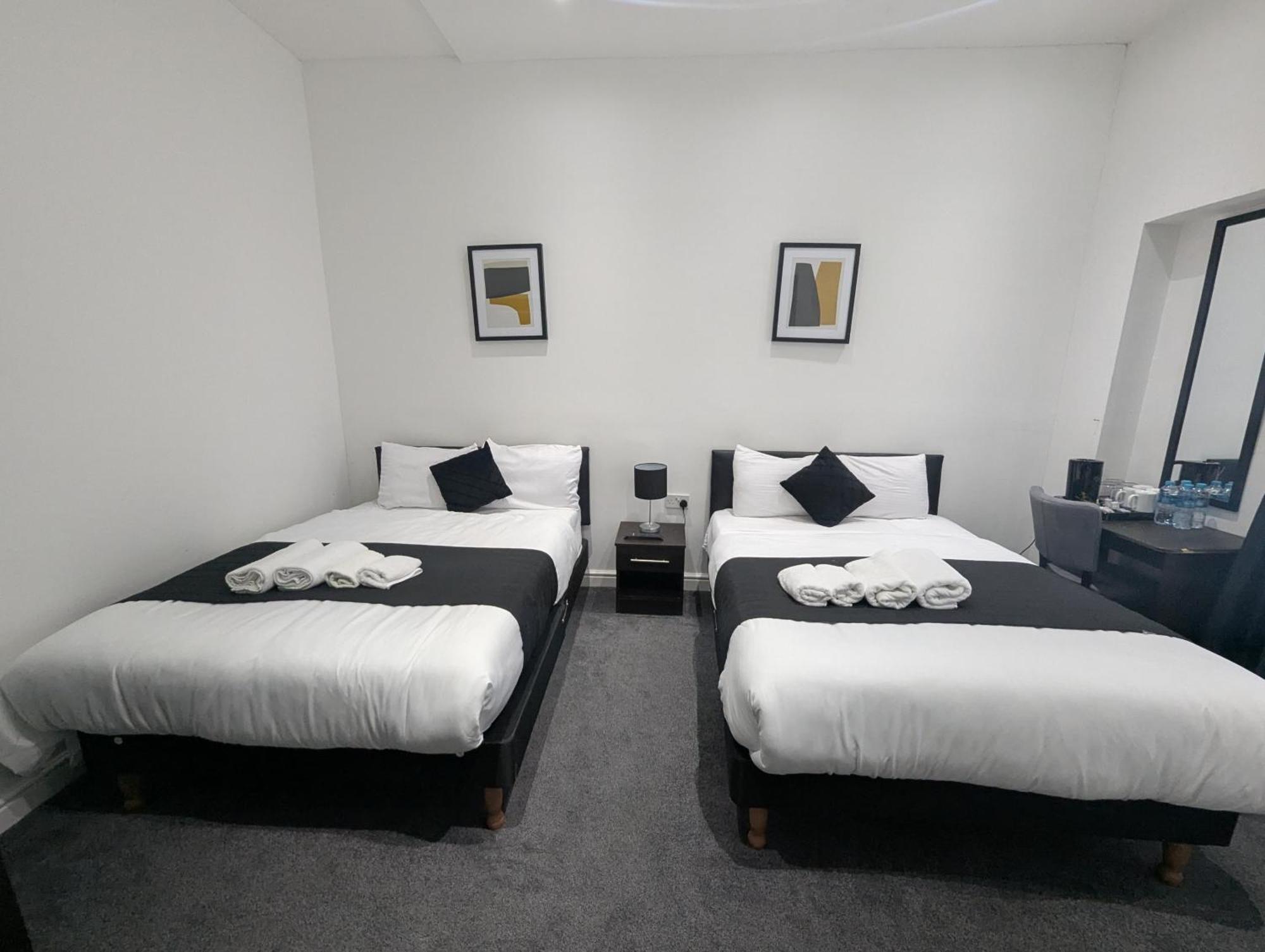 Oyo Firs Lodge London Heathrow Hounslow Zewnętrze zdjęcie