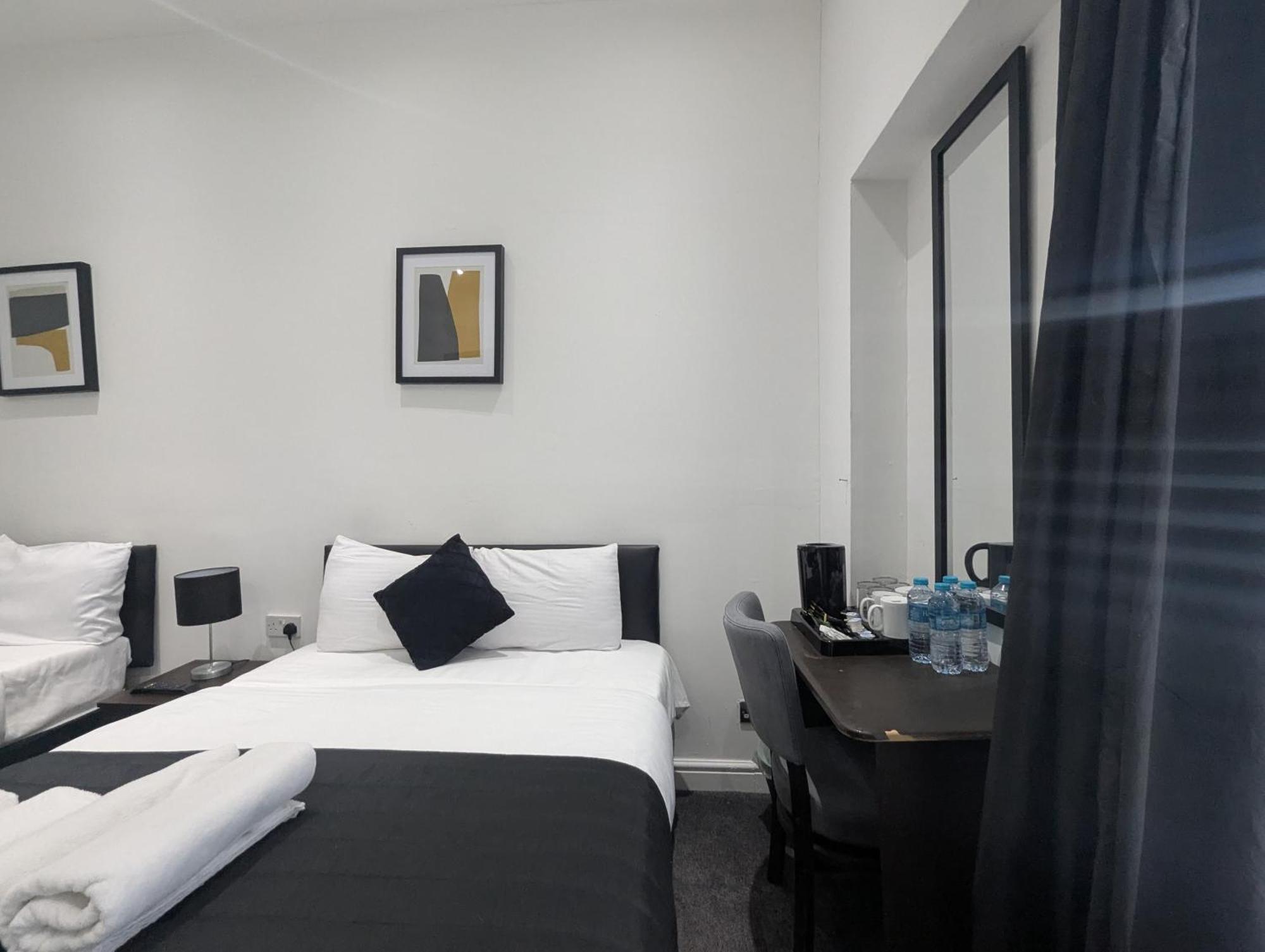 Oyo Firs Lodge London Heathrow Hounslow Zewnętrze zdjęcie