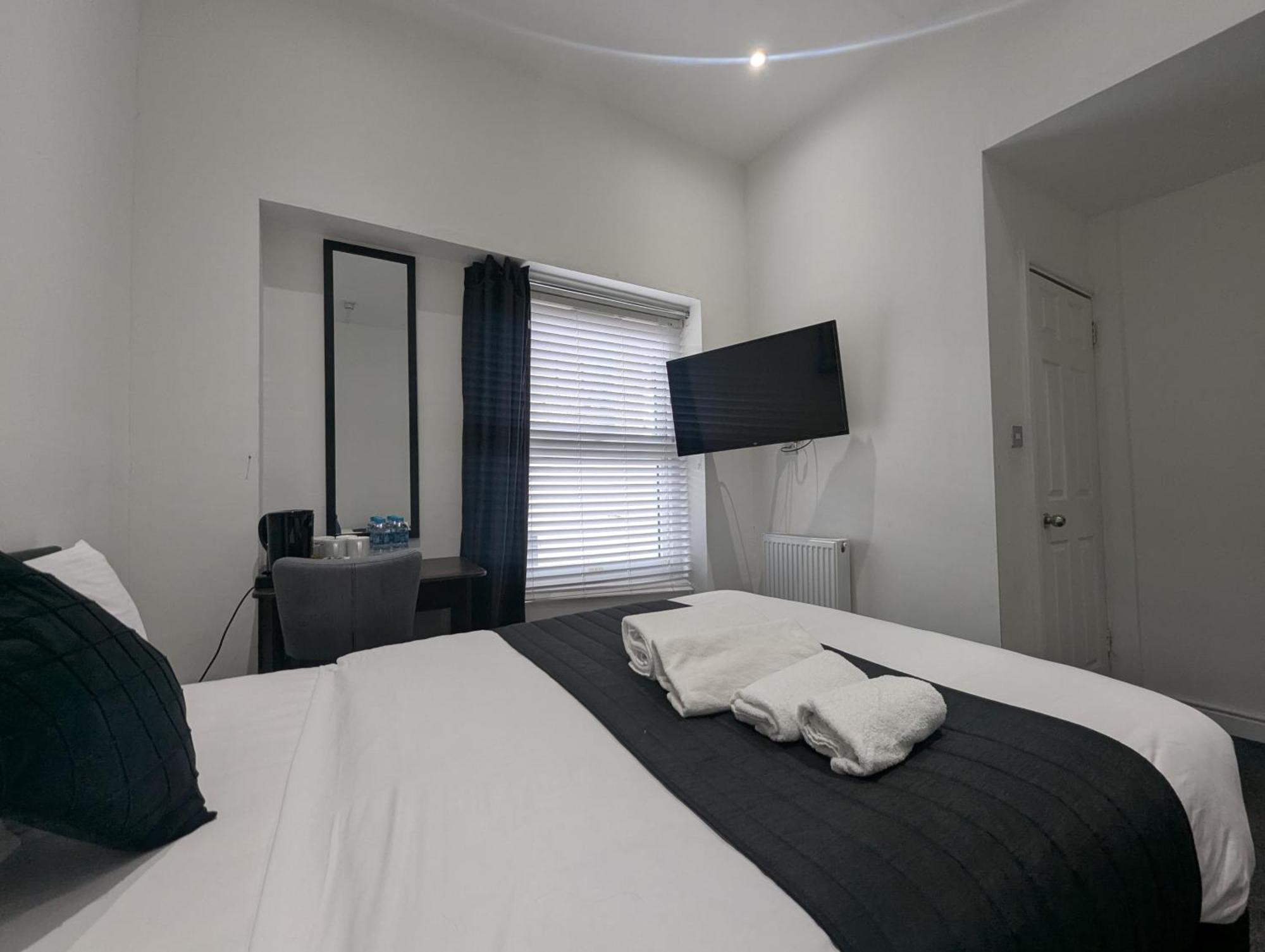 Oyo Firs Lodge London Heathrow Hounslow Zewnętrze zdjęcie