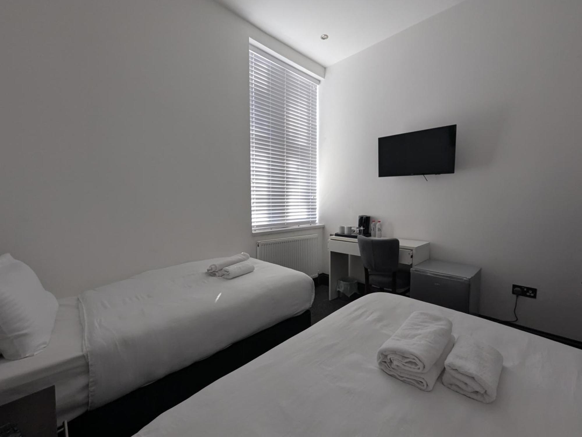 Oyo Firs Lodge London Heathrow Hounslow Zewnętrze zdjęcie
