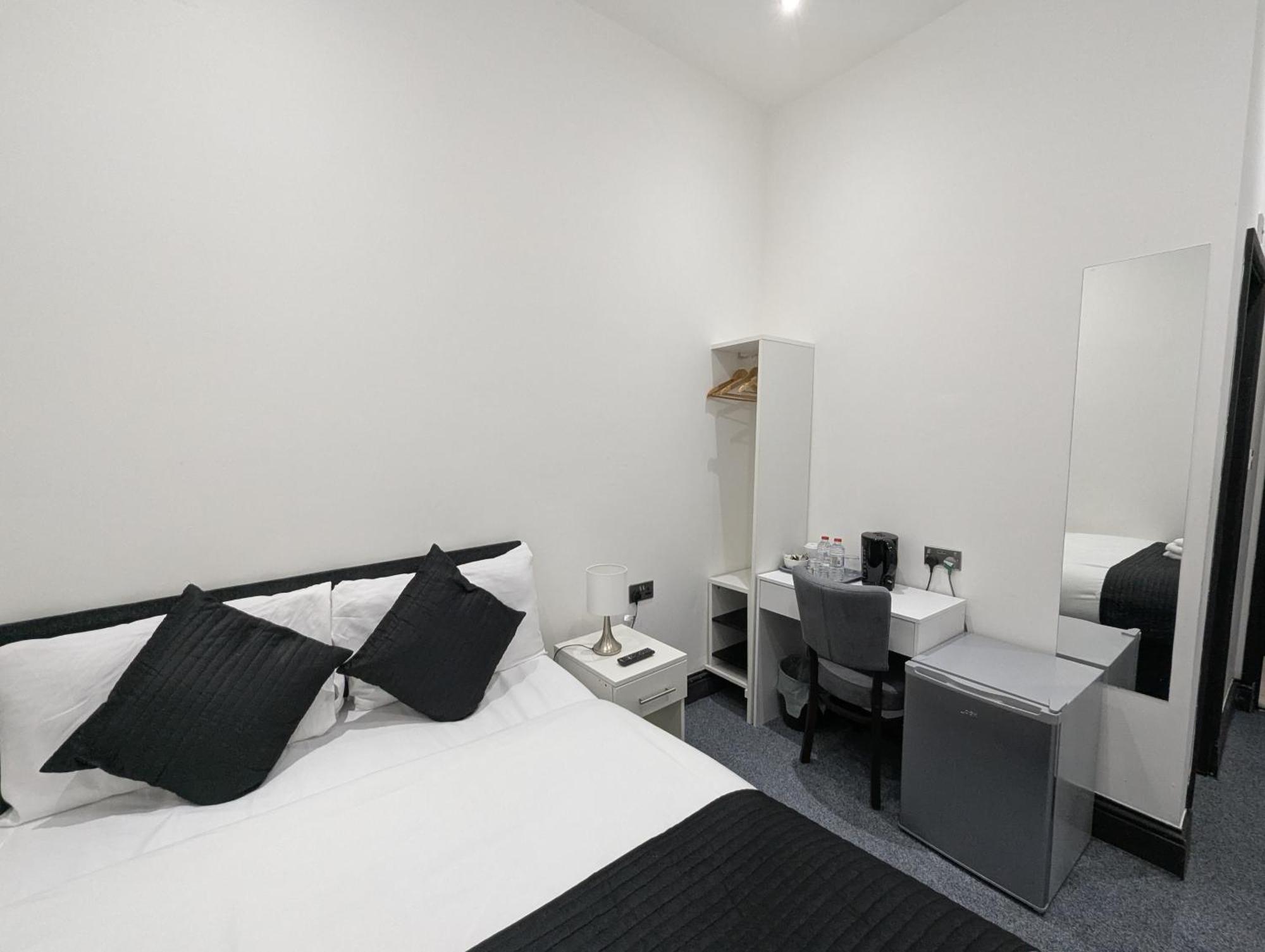 Oyo Firs Lodge London Heathrow Hounslow Zewnętrze zdjęcie