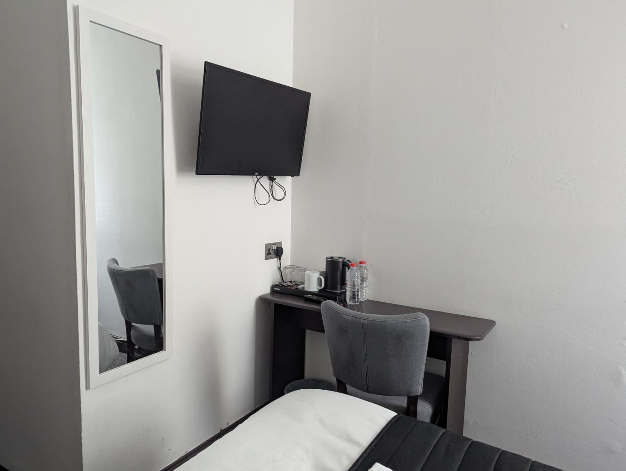 Oyo Firs Lodge London Heathrow Hounslow Zewnętrze zdjęcie