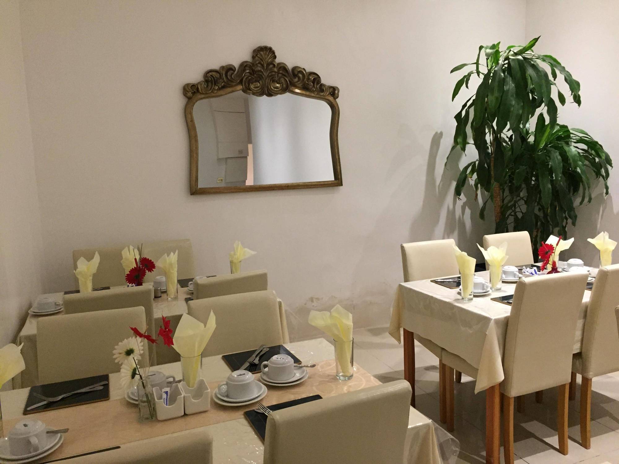 Oyo Firs Lodge London Heathrow Hounslow Zewnętrze zdjęcie